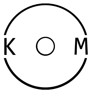 Logo des Kom-Projekts, die Buchstaben K, O und M in einem Kreis.